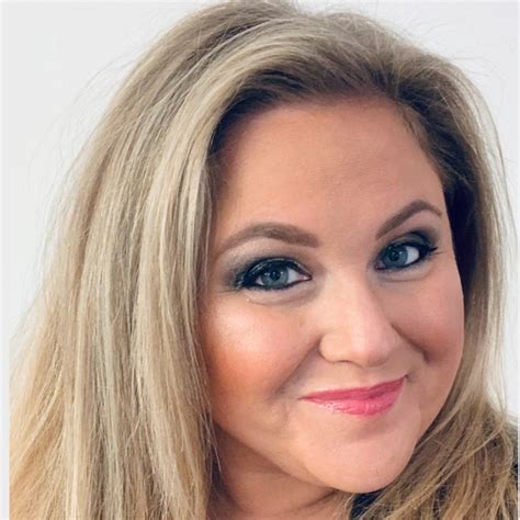 Stephanie Weinstein Profiles .